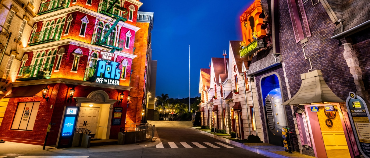 A nighttime view of Pets Place at Universal Studios Hollywood.