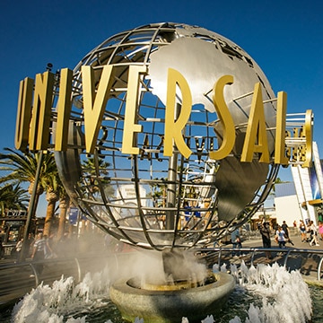 Globe fountain in front of Park Globe fountain in front of Park