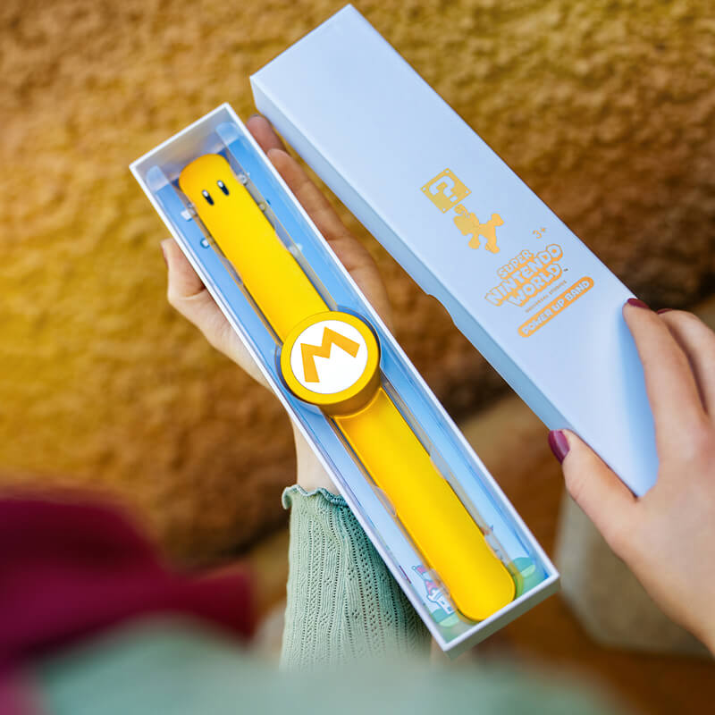 Unboxing of a Limited Edition 1-Year Gold Power Band for SUPER NINTENDO WORLD’s 1st year at Universal Studios Hollywood.