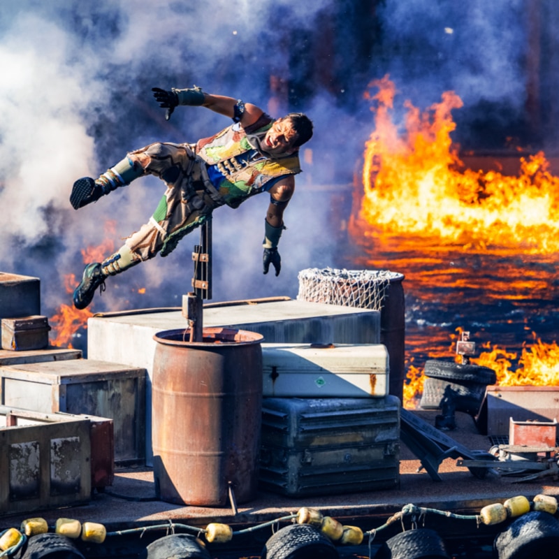 Waterworld stunt performers