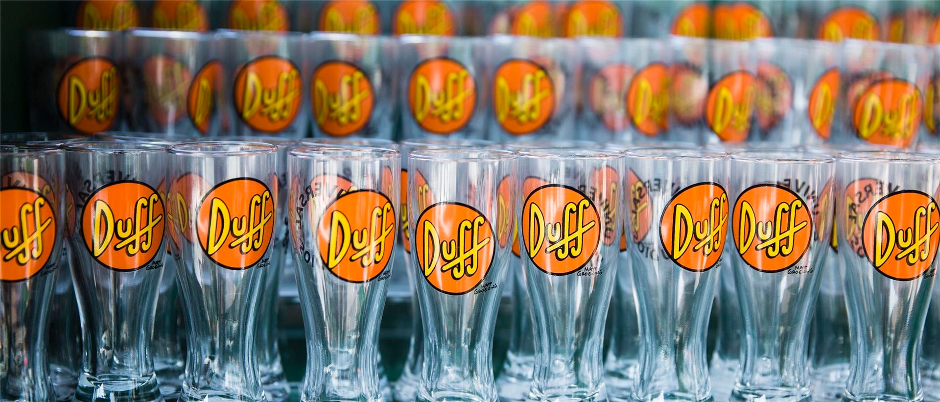 Duff beer on sale hoodie universal