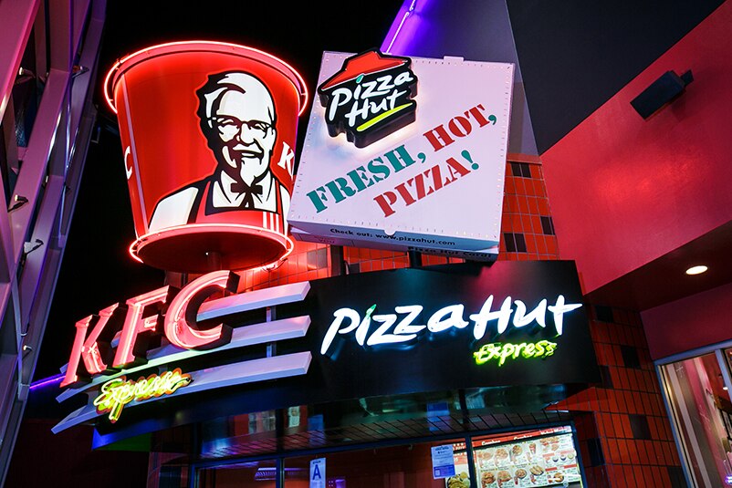 Pizza Hut Express & KFC Express CityWalk Hollywood
