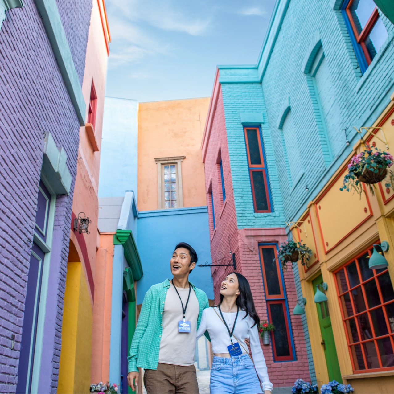 A couple walks through the tour experience, exploring different sites. 